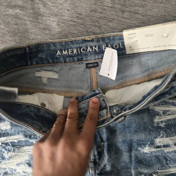 American Eagle Distressed Denim Women Shorts - Picture 4 of 6